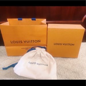 Louis Vuitton shopping set